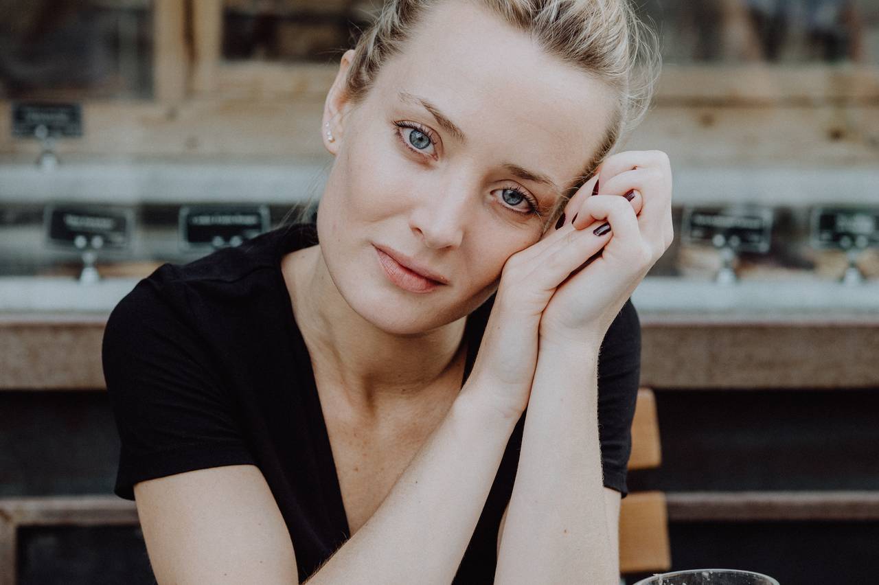 Caroline Besson : portrait d'une comédienne • Jérémy Le Mardelé ...