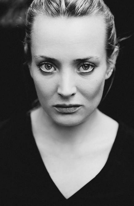 Portrait de la comédienne Caroline Besson