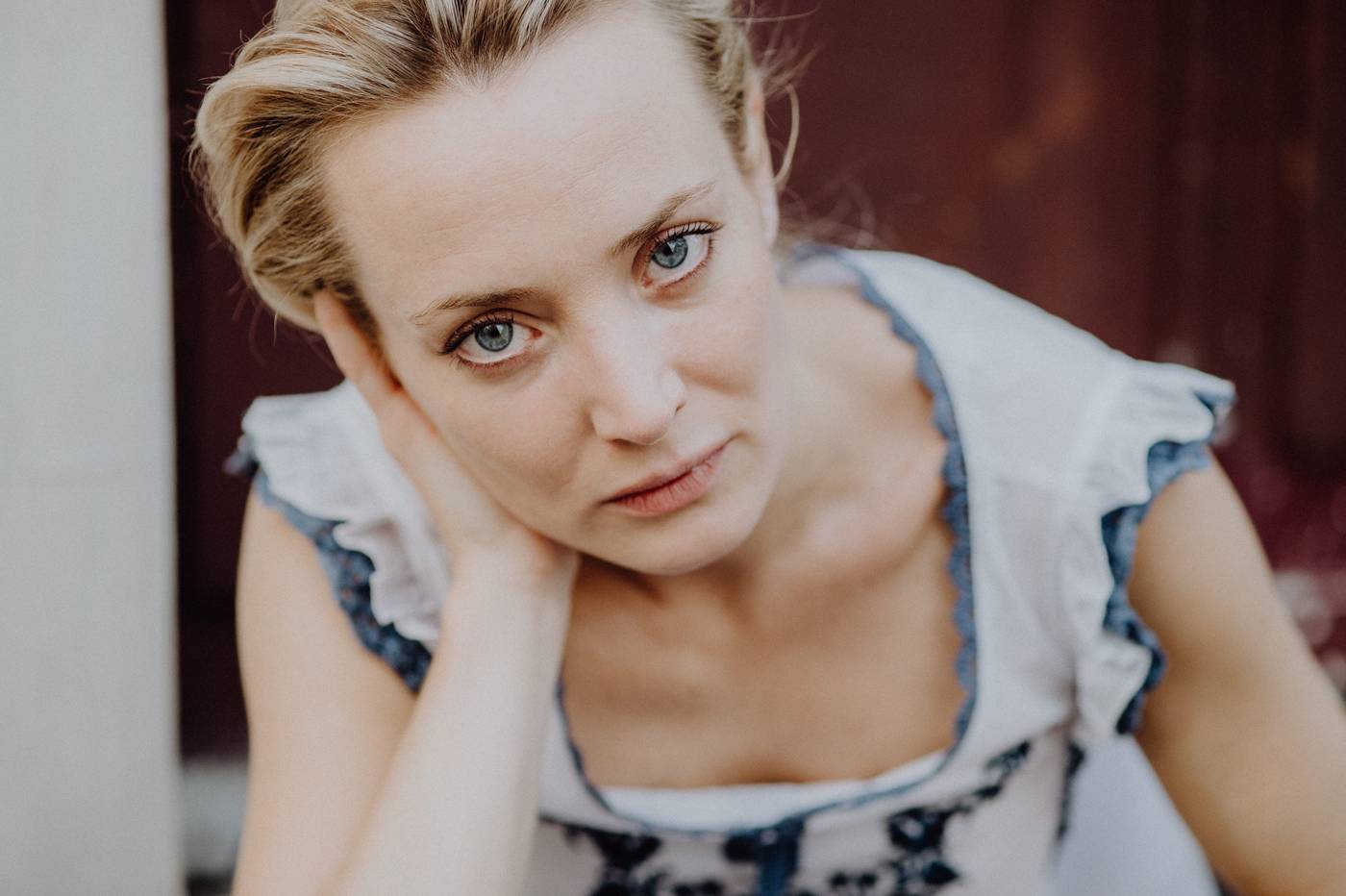 Portrait de la comédienne Caroline Besson