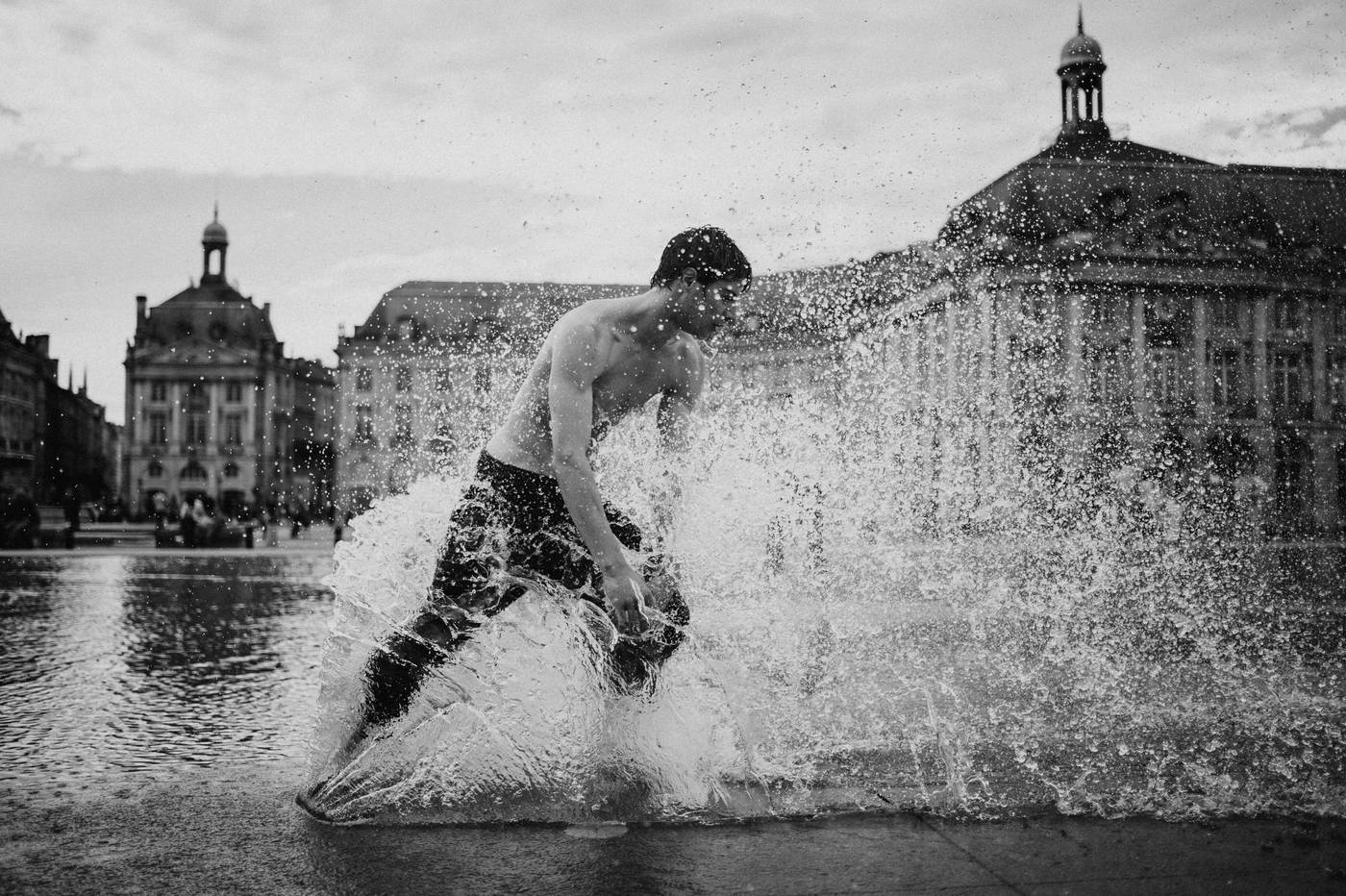 Bordeaux, danse sur le miroir d'eau