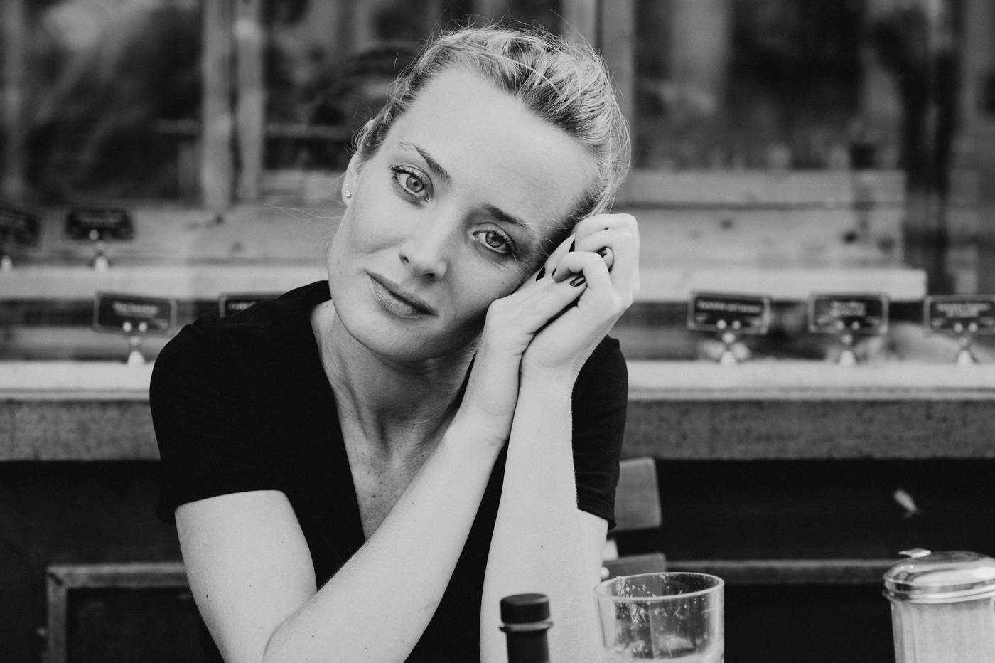 Portrait de la comédienne Caroline Besson