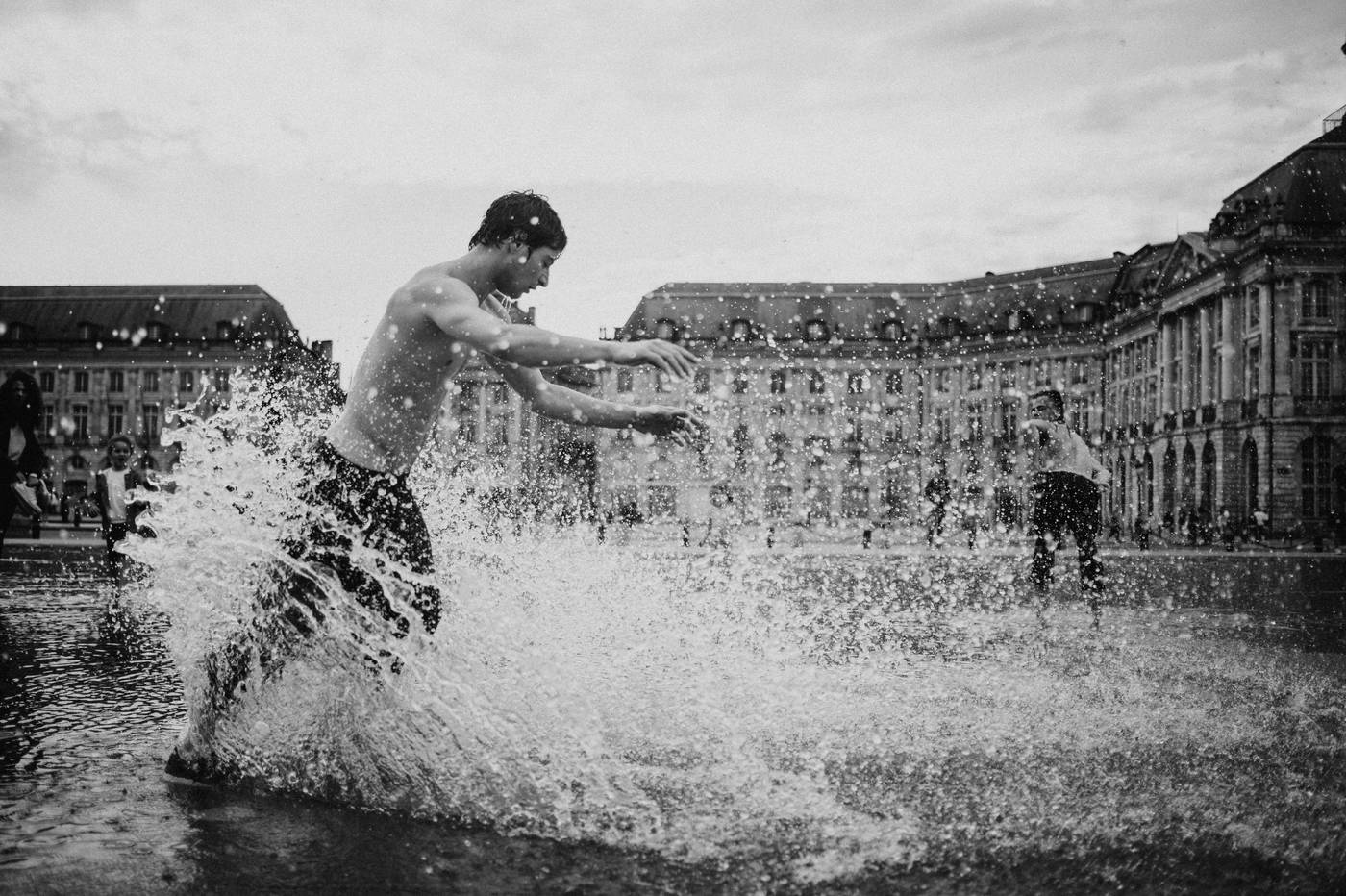 Bordeaux, danse sur le miroir d'eau