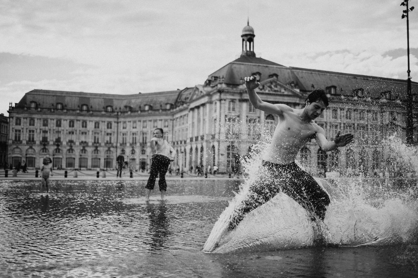 Bordeaux, danse sur le miroir d'eau
