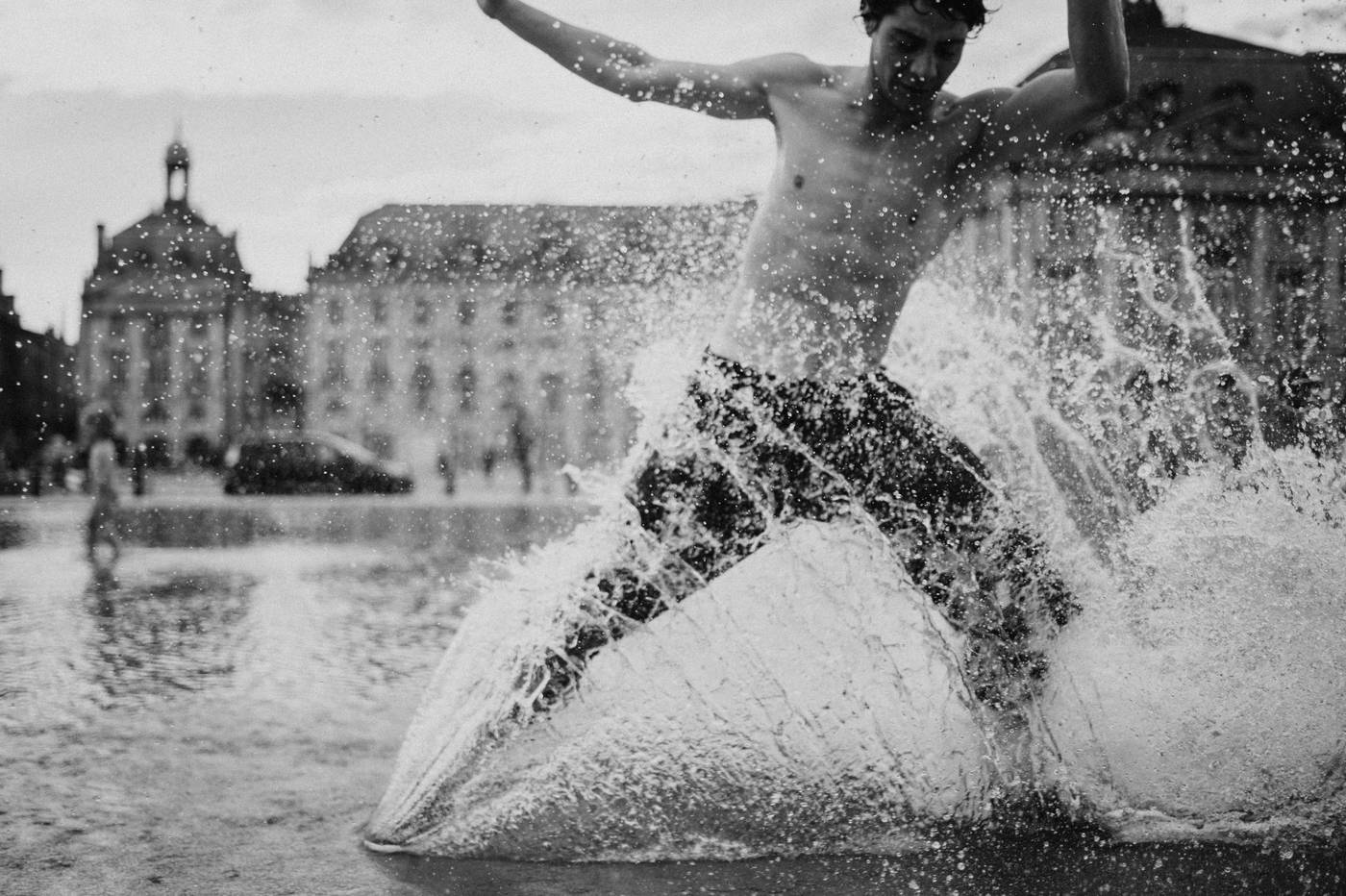 Bordeaux, danse sur le miroir d'eau