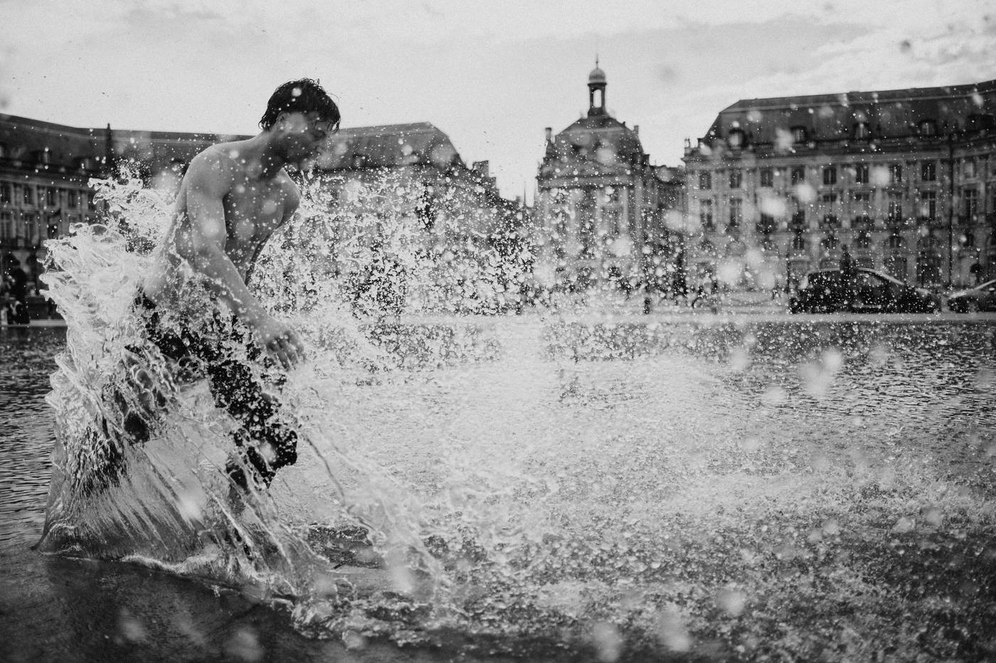 Bordeaux, danse sur le miroir d'eau